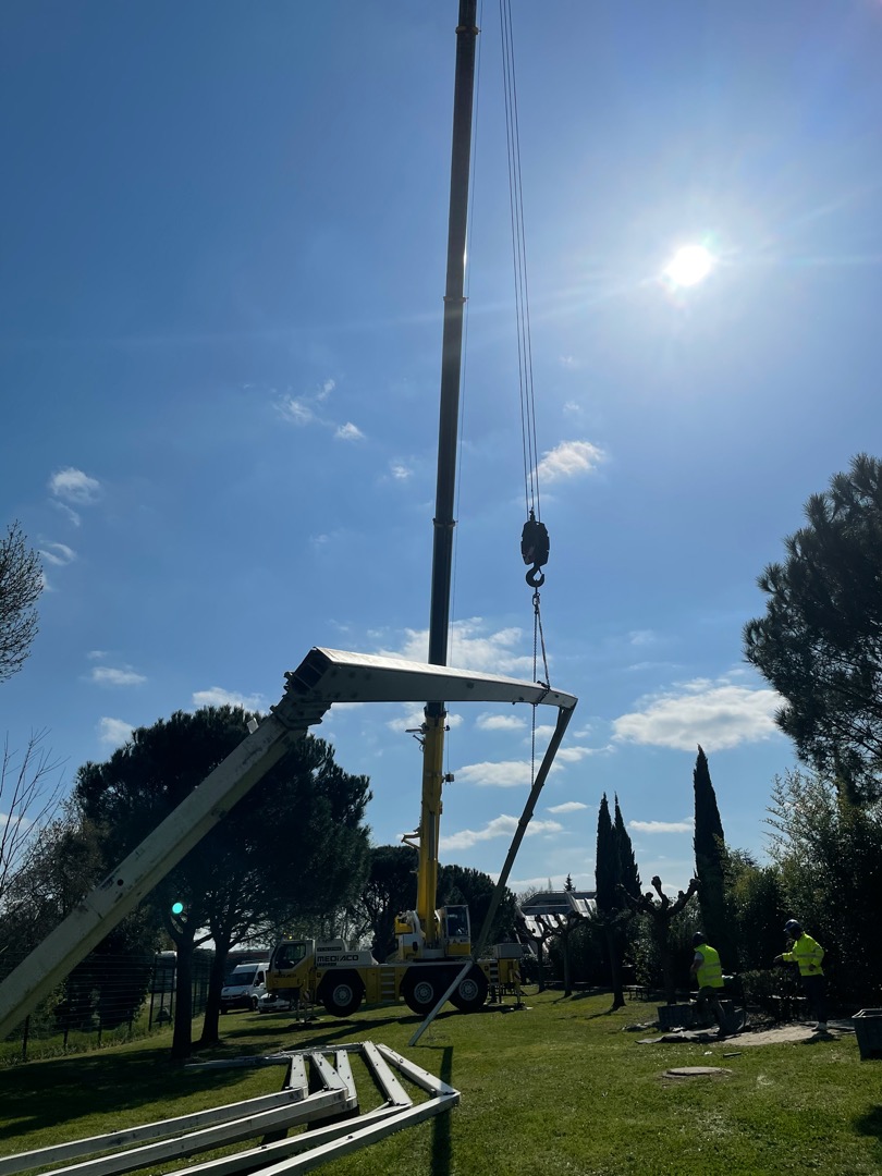 6-monage-chapiteau-grue