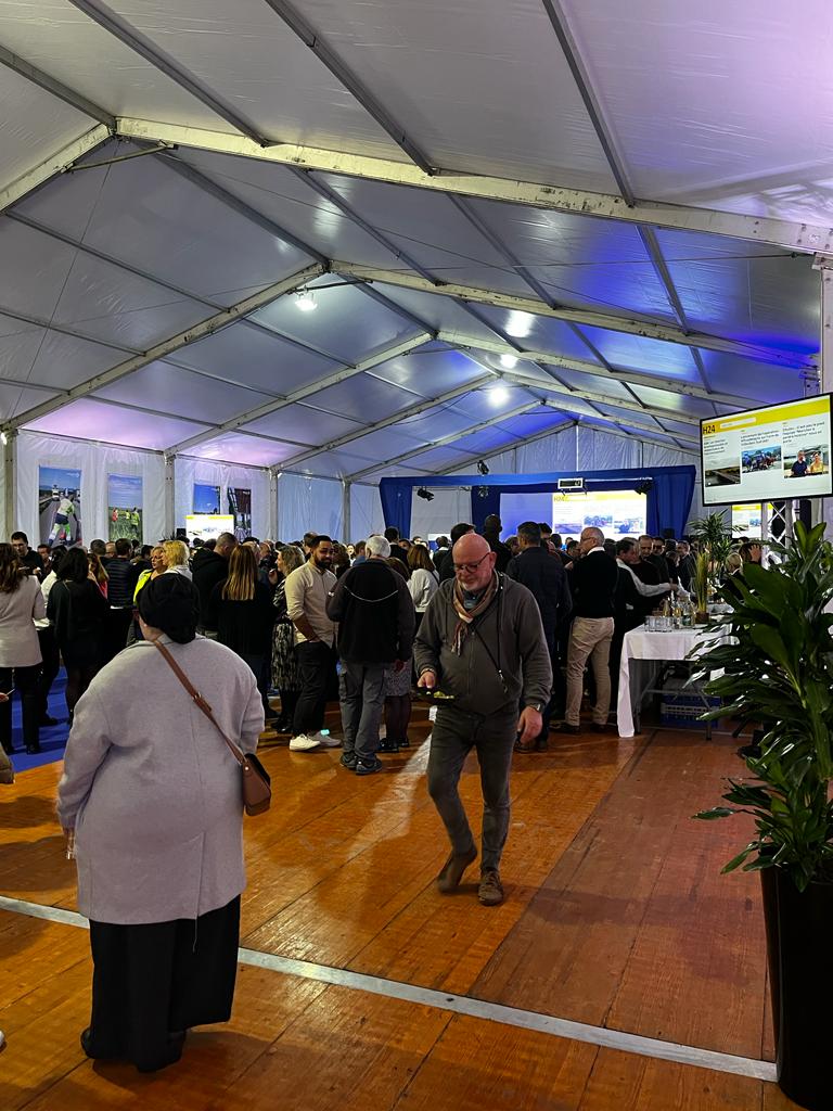 chapiteau avec plancher