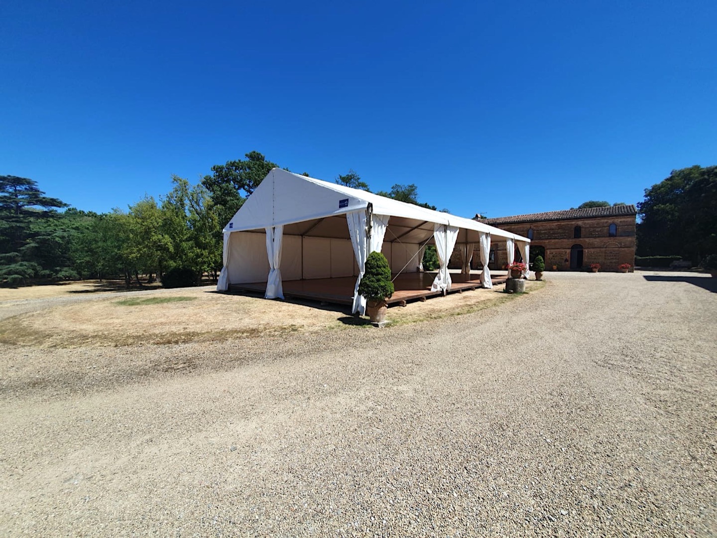 ets-thouron-location-chapiteau-tente