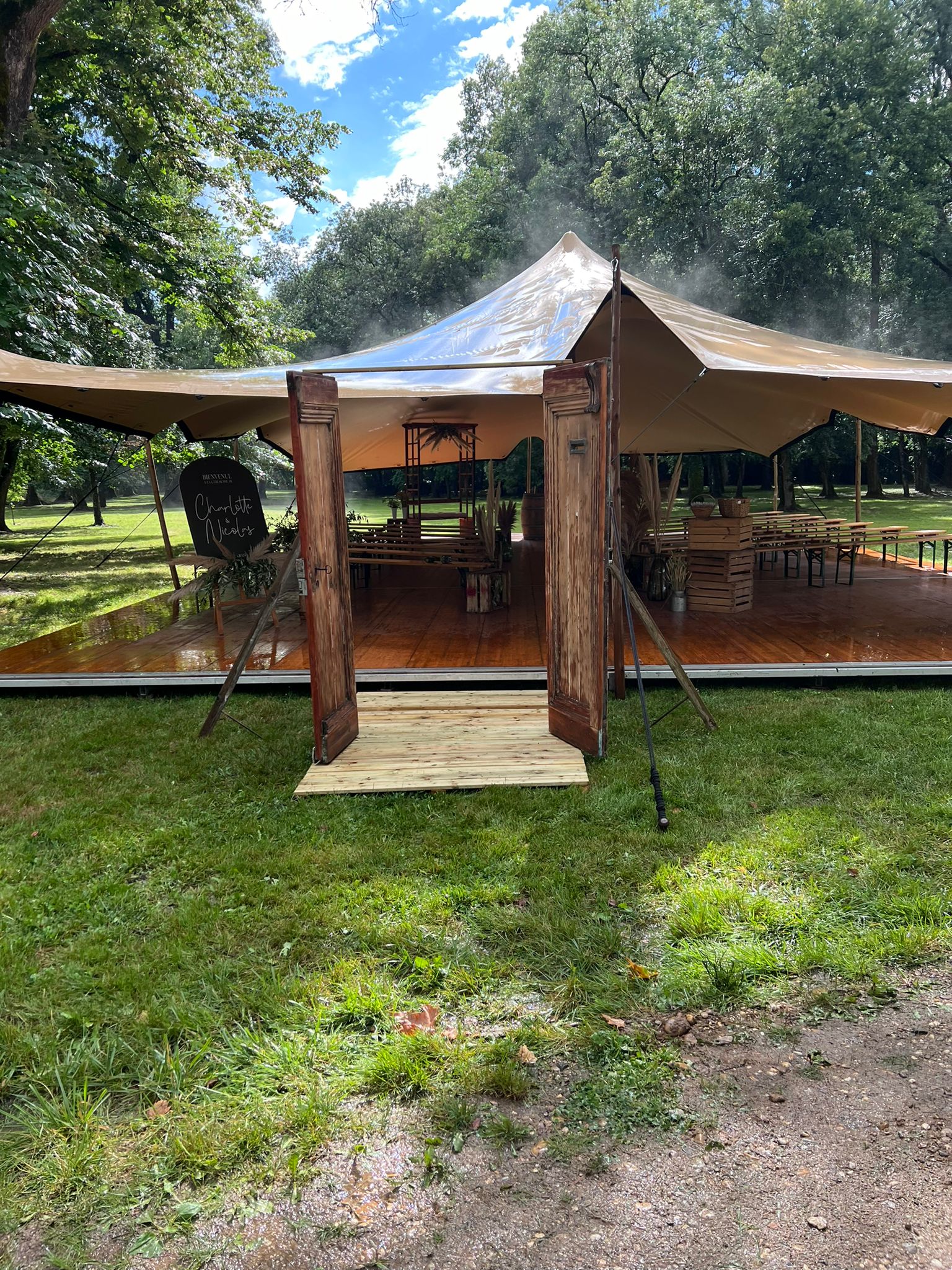 location chapiteau avec plancher