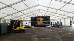 location chapiteau avec scene