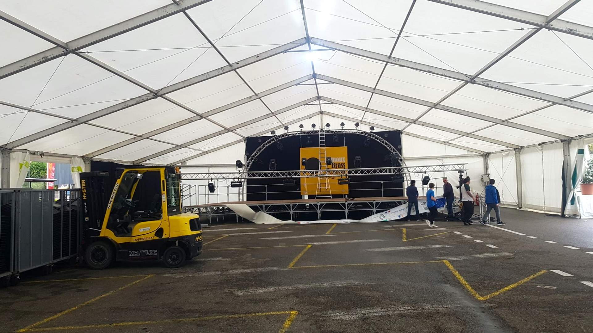 location chapiteau avec scene