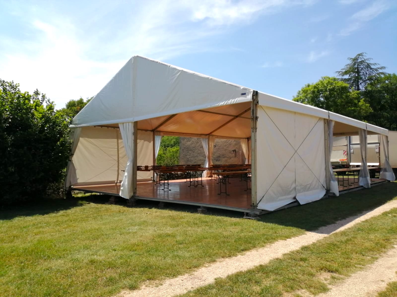 location de tente a cahors