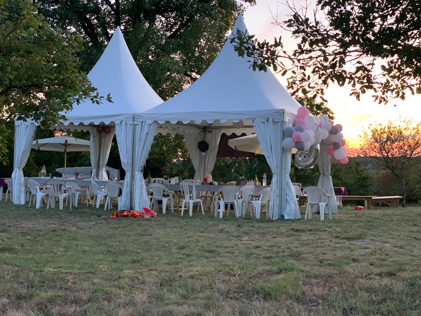 location-mange-debout-avec-housse