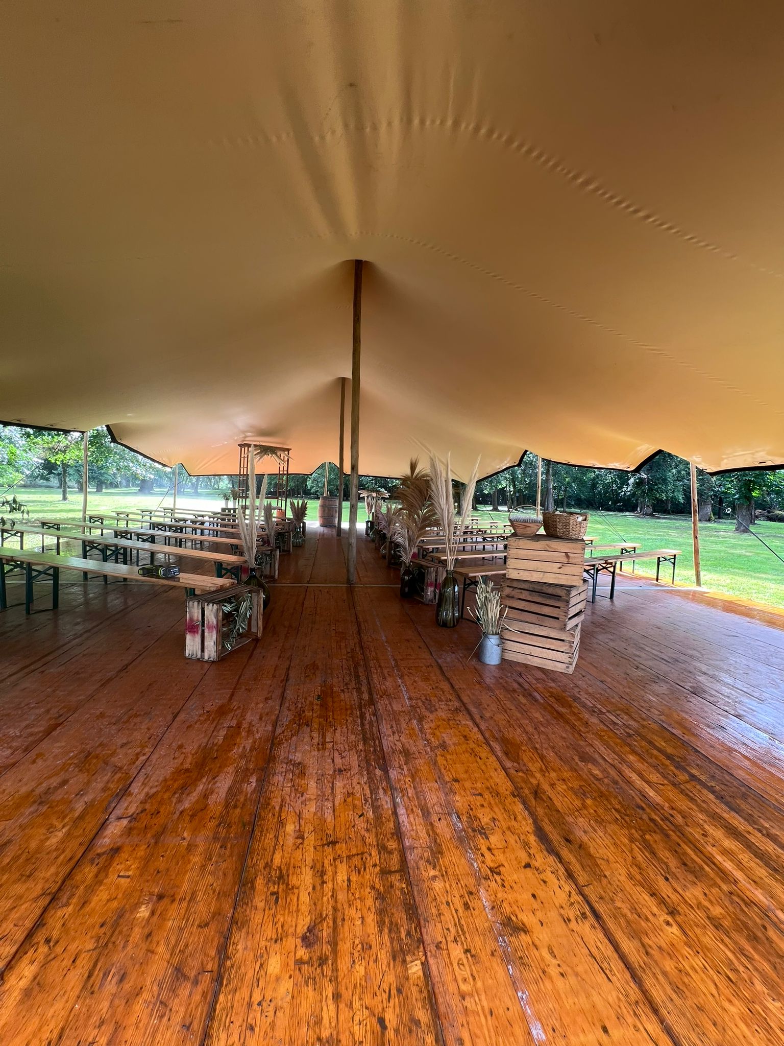 location tente avec plancher