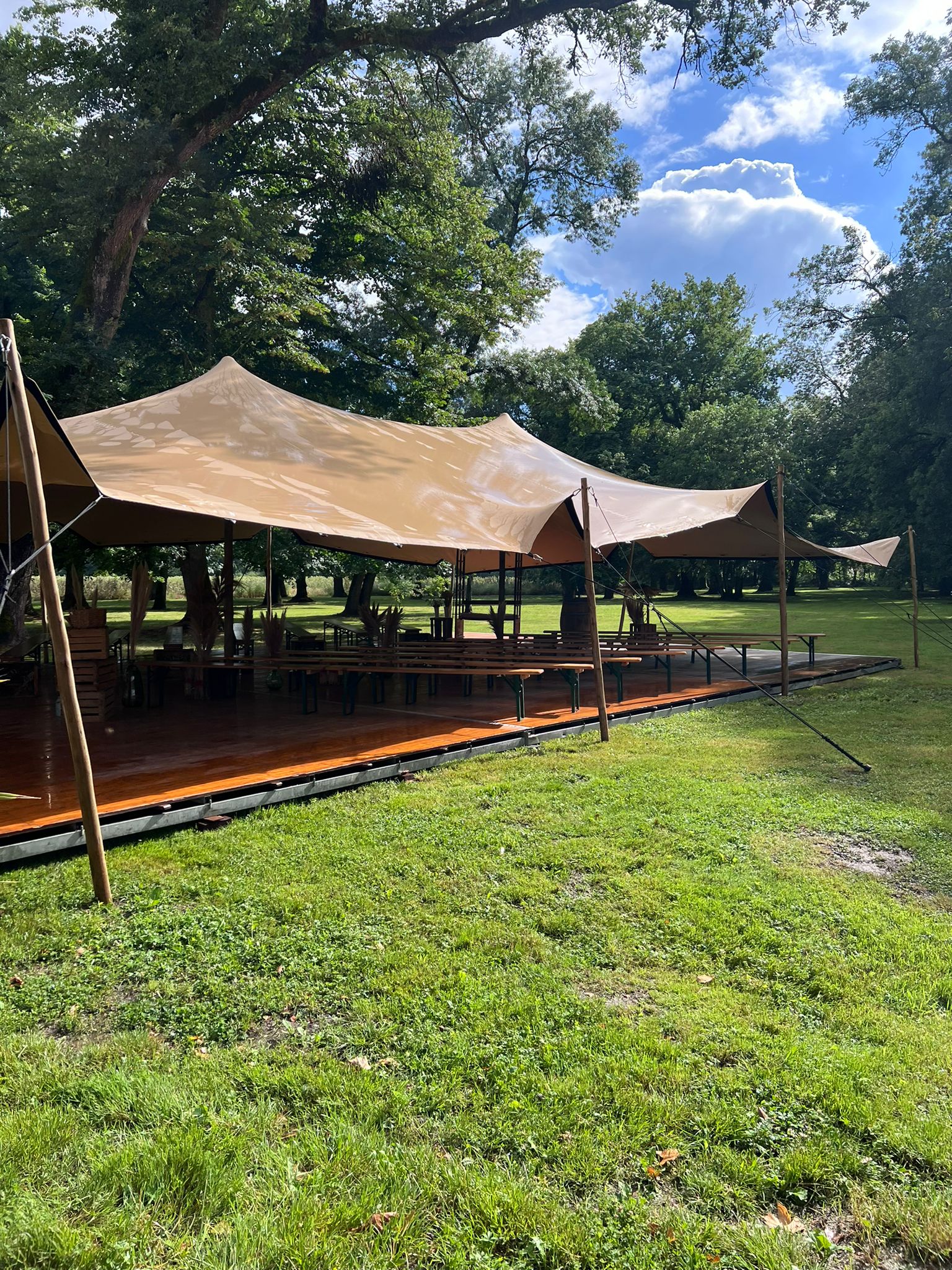 location tente thouron