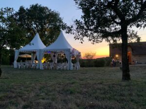 tentes-chapiteaux-pointus-thouron